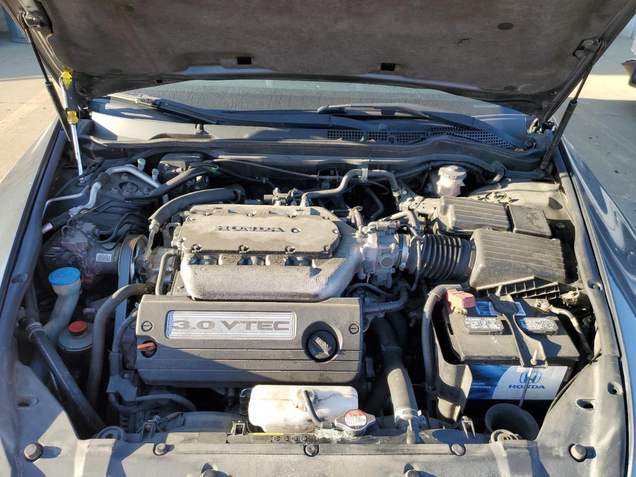 2004 Honda Accord - Image 11