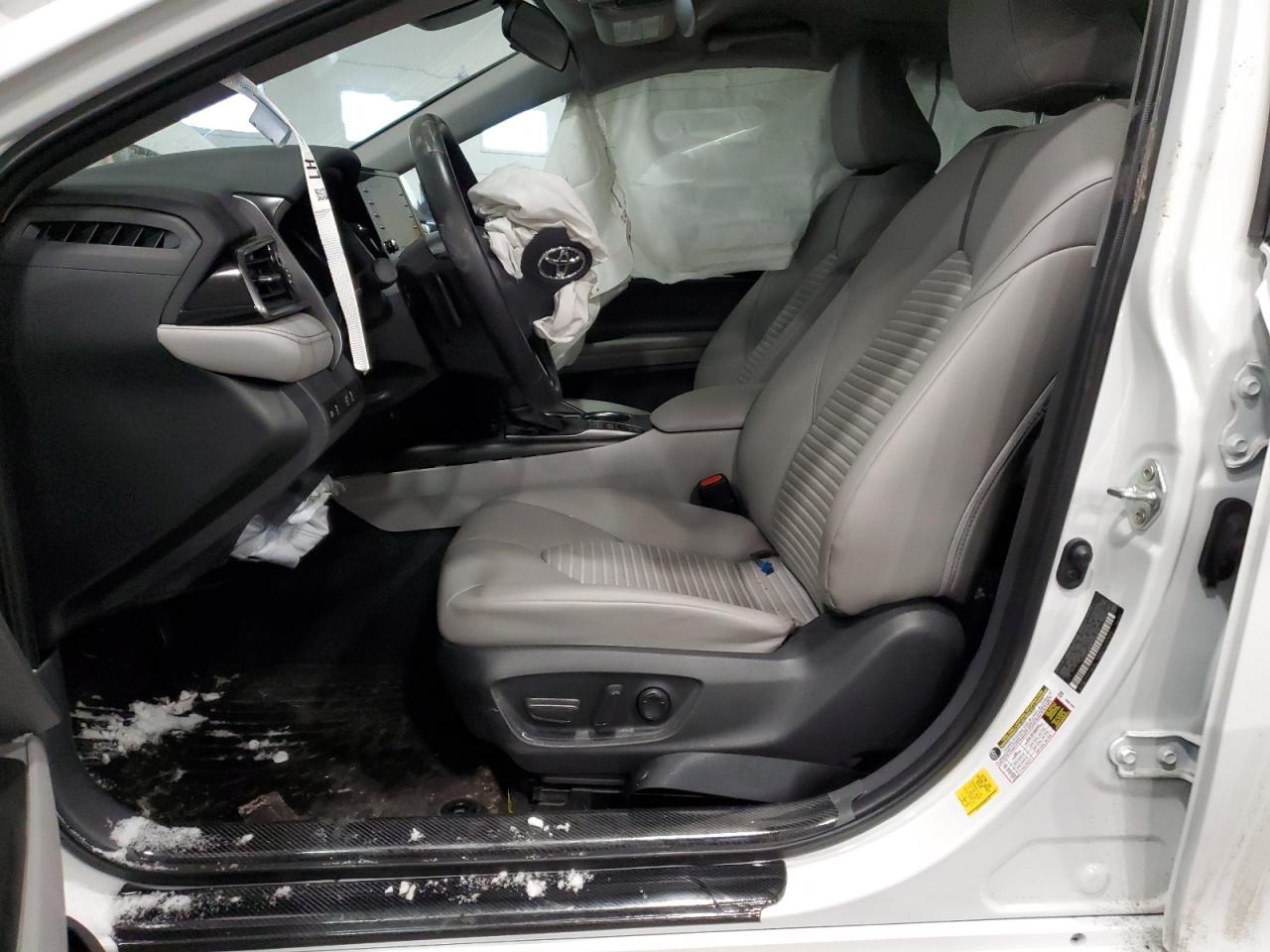 2022 Toyota Camry - Image 7