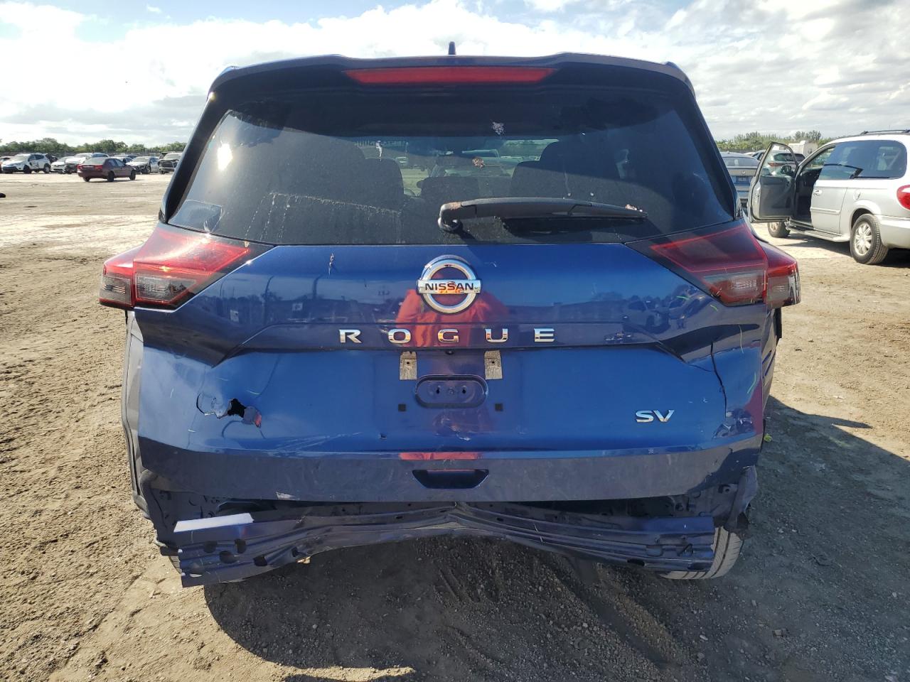 2021 Nissan Rogue - Image 6
