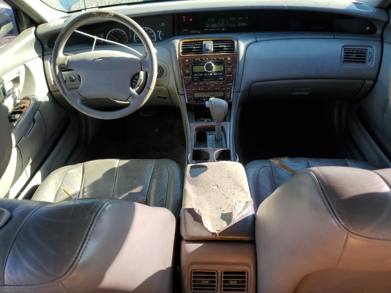 2000 Toyota Avalon - Image 8