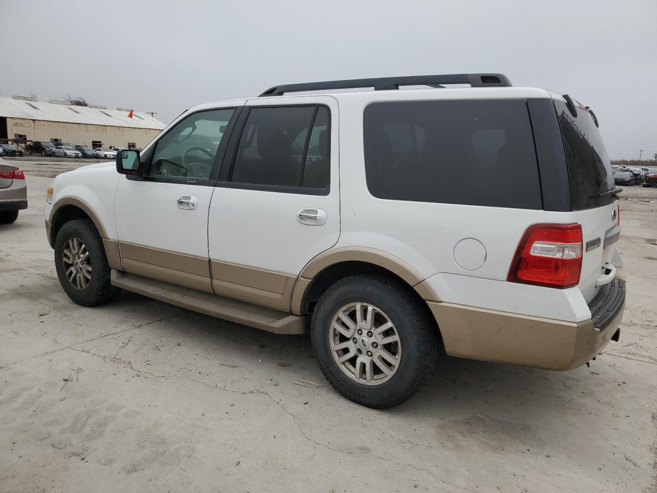 2013 Ford Expedition - Image 2