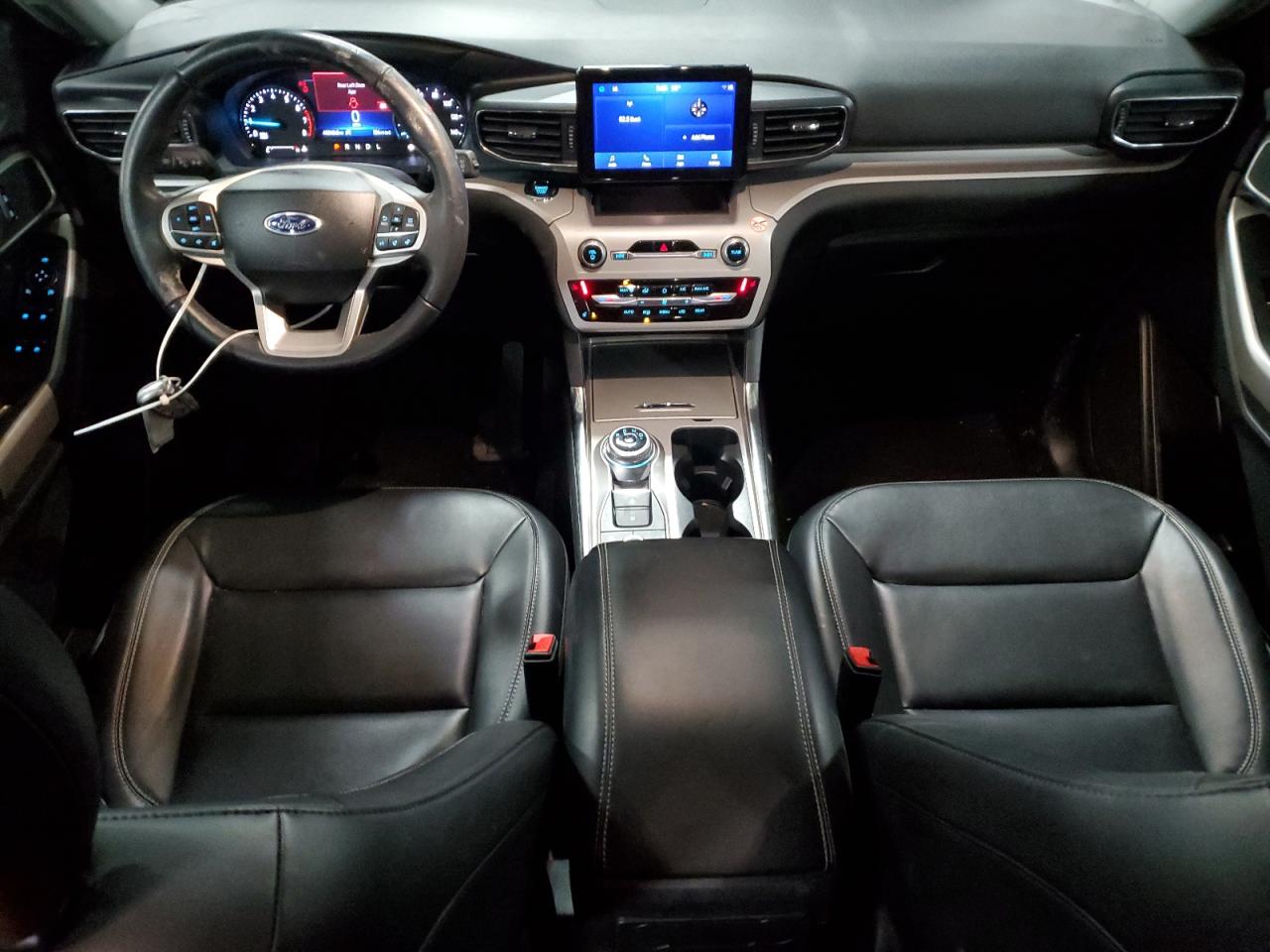 2023 Ford Explorer - Image 8