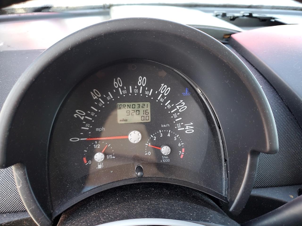 2002 Volkswagen Beetle - Image 9