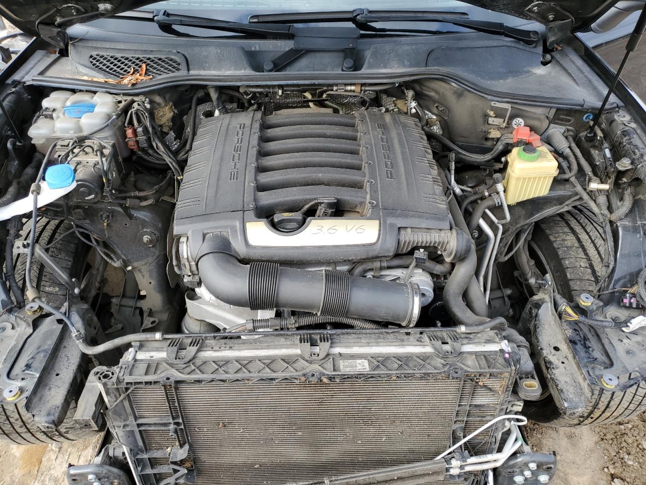 2017 Porsche Cayenne - Image 12