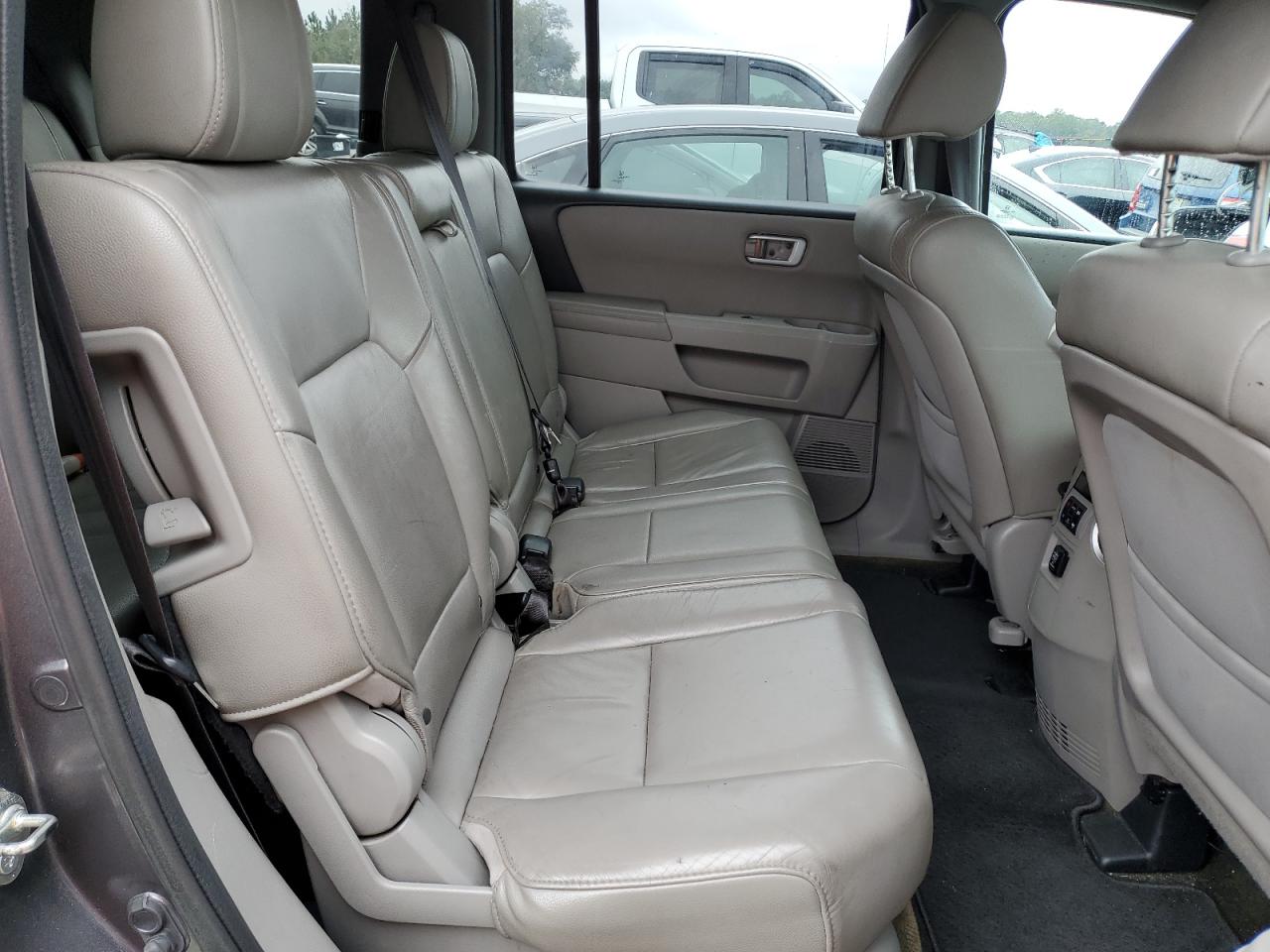 2015 Honda Pilot - Image 11