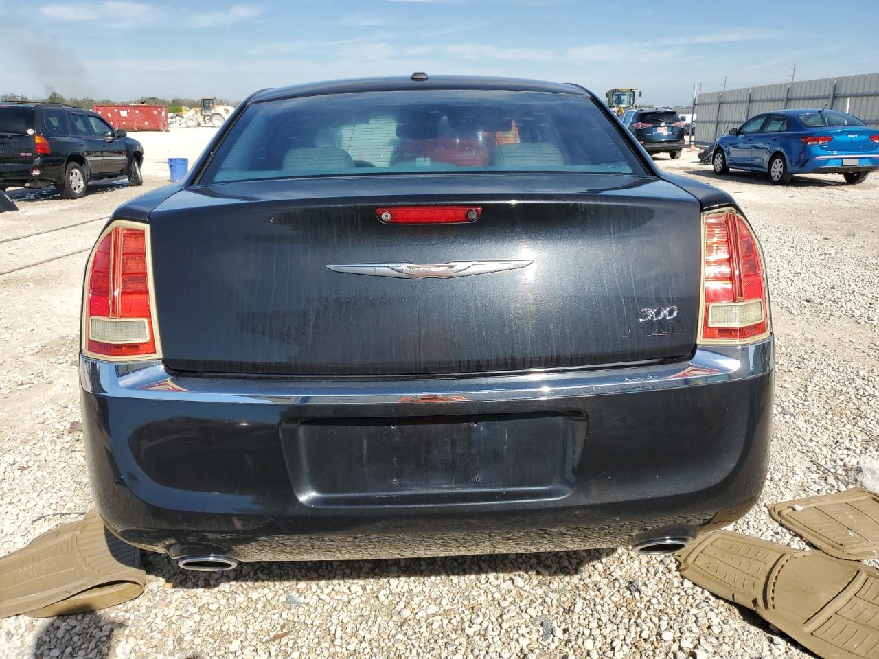 2011 Chrysler 300 - Image 6