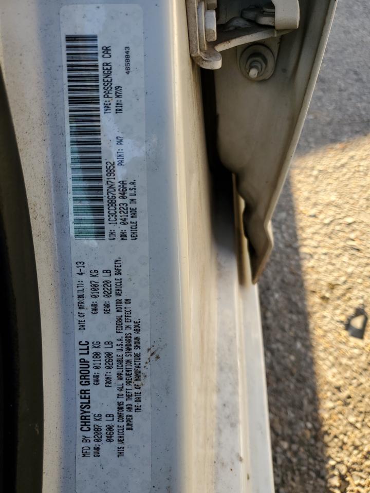2013 Chrysler 200 - Image 12