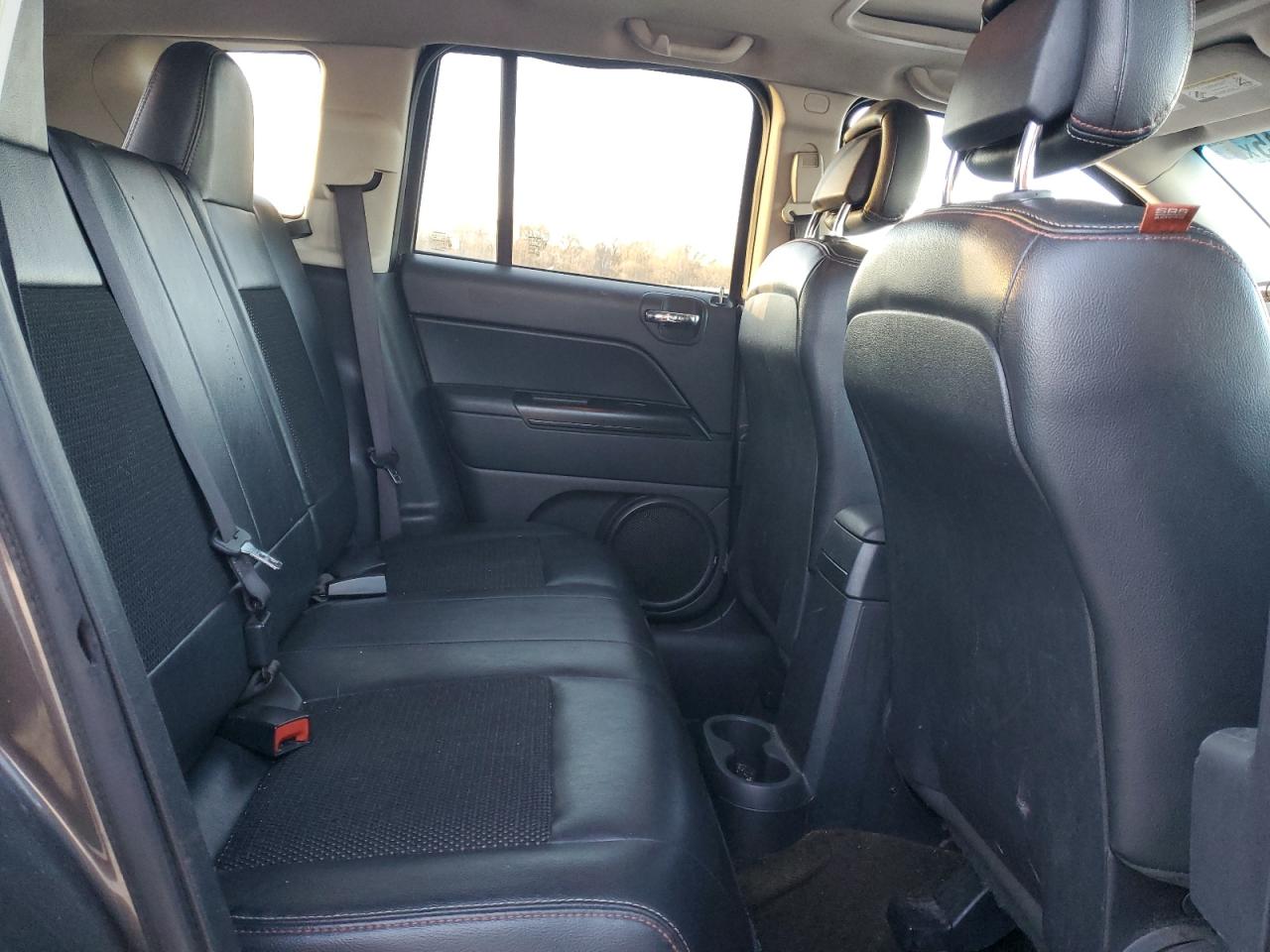 2016 Jeep Compass - Image 11