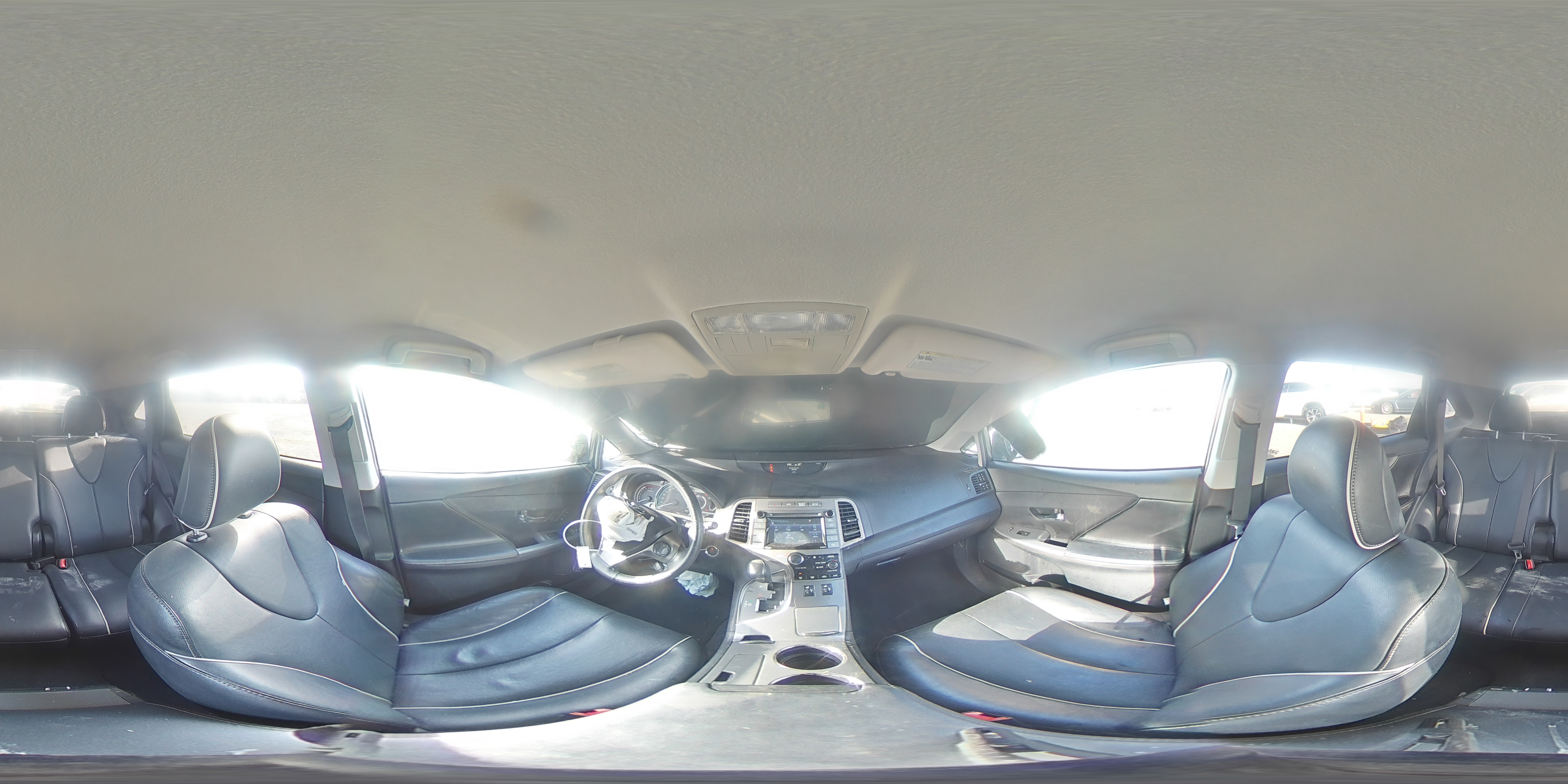 2015 Toyota Venza - Image 13