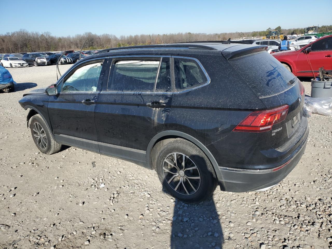 2021 Volkswagen Tiguan - Image 2