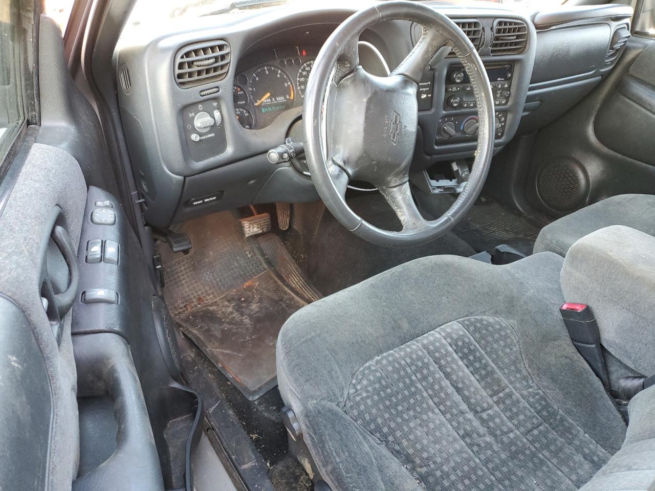 2002 Chevrolet S-10 Pickup - Image 8