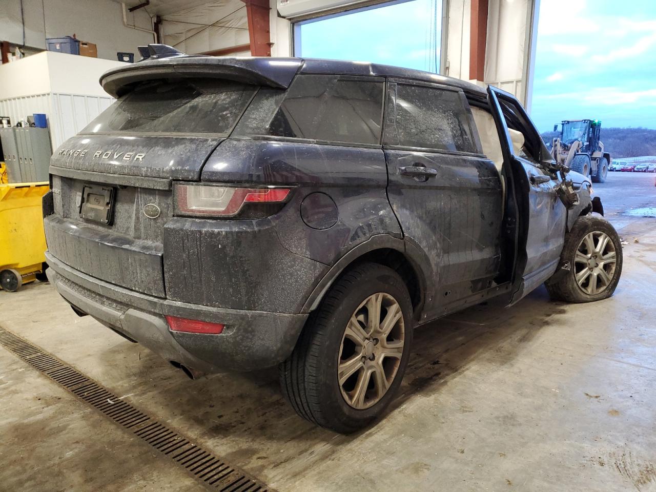 2017 Land Rover Range Rover - Image 3