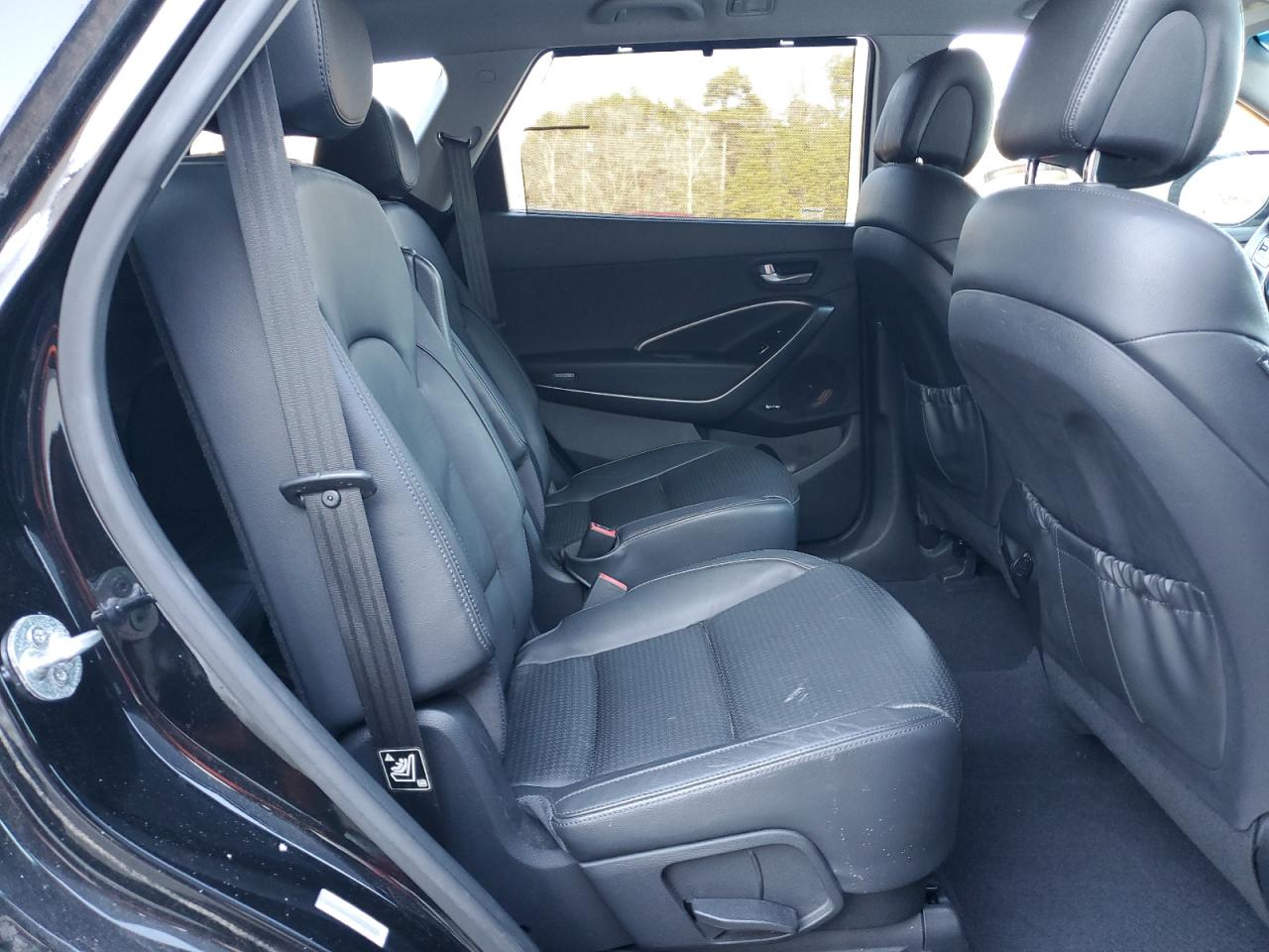 2013 Hyundai Santa Fe - Image 11