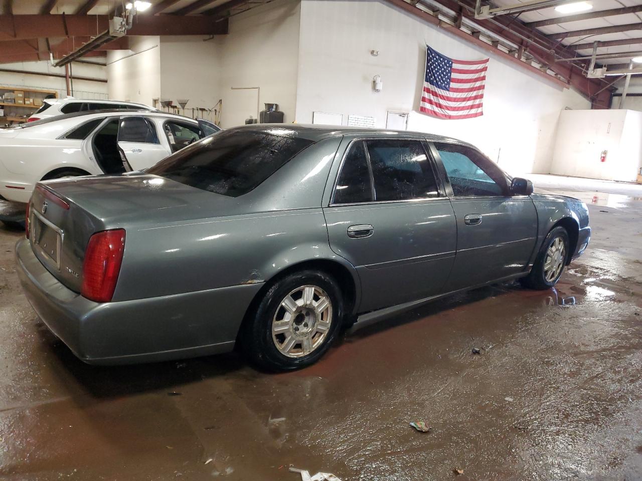 2004 Cadillac De Ville - Image 3