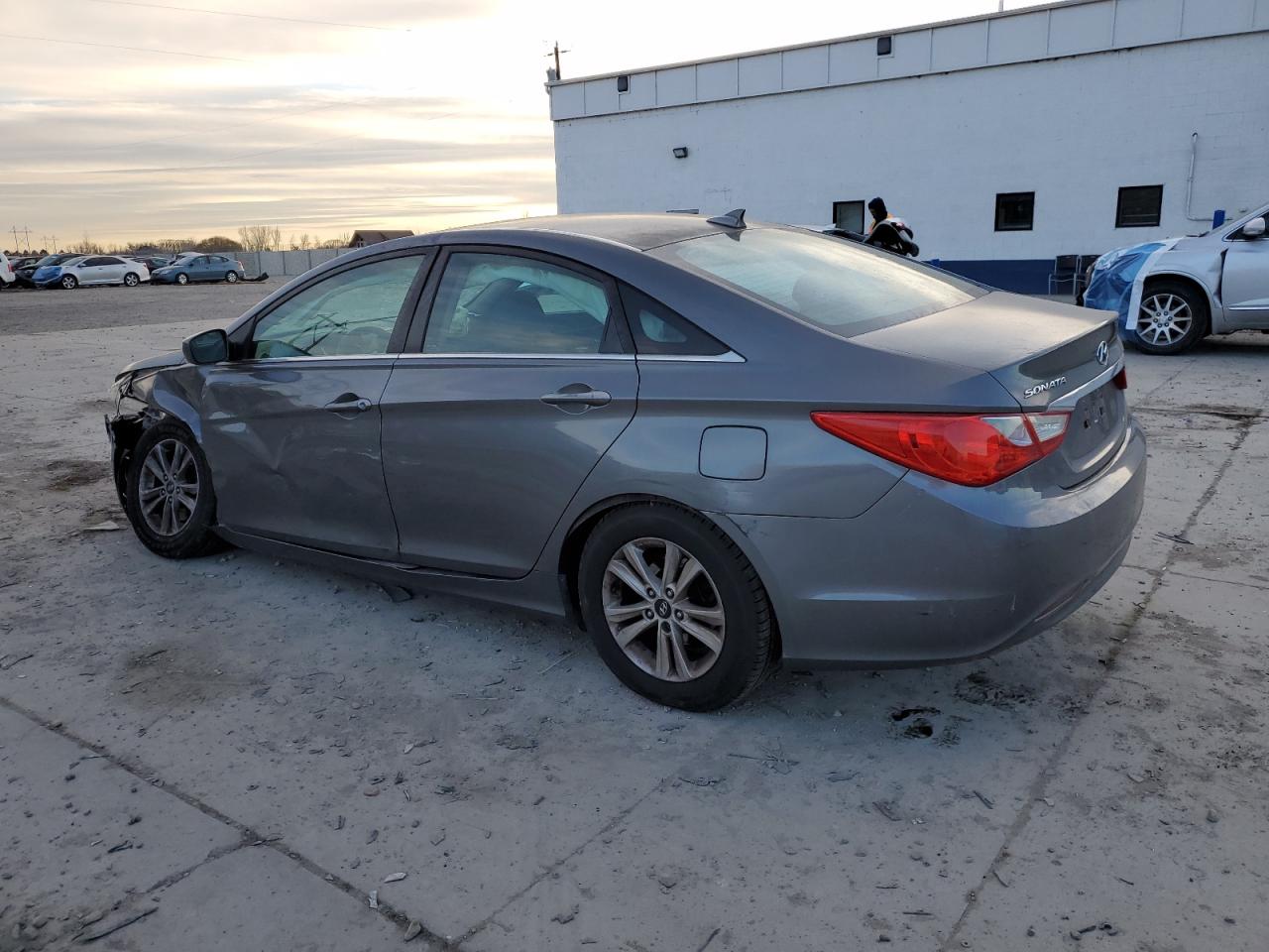 2013 Hyundai Sonata - Image 2
