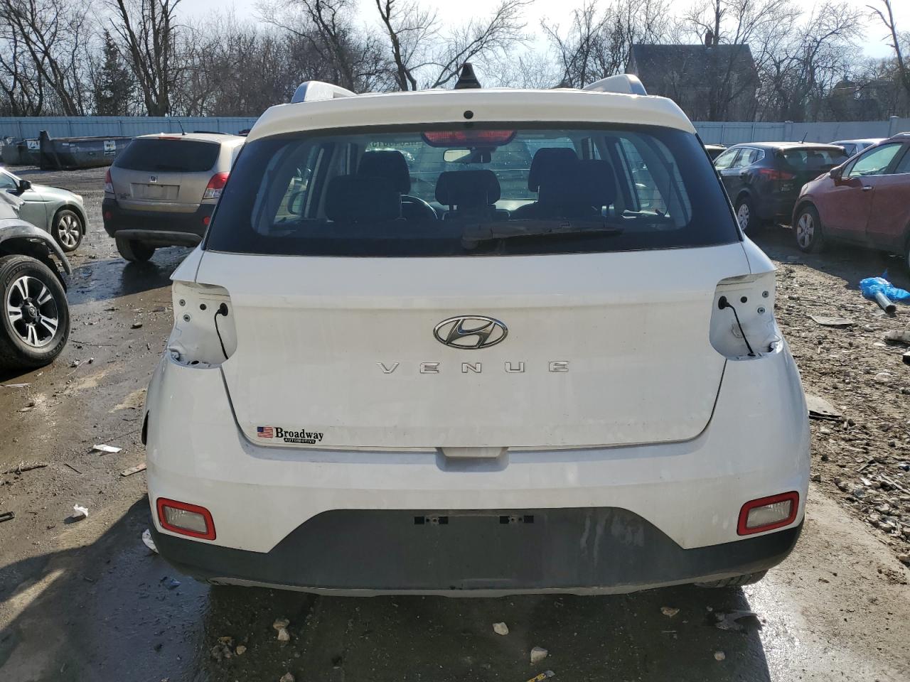 2022 Hyundai Venue - Image 6