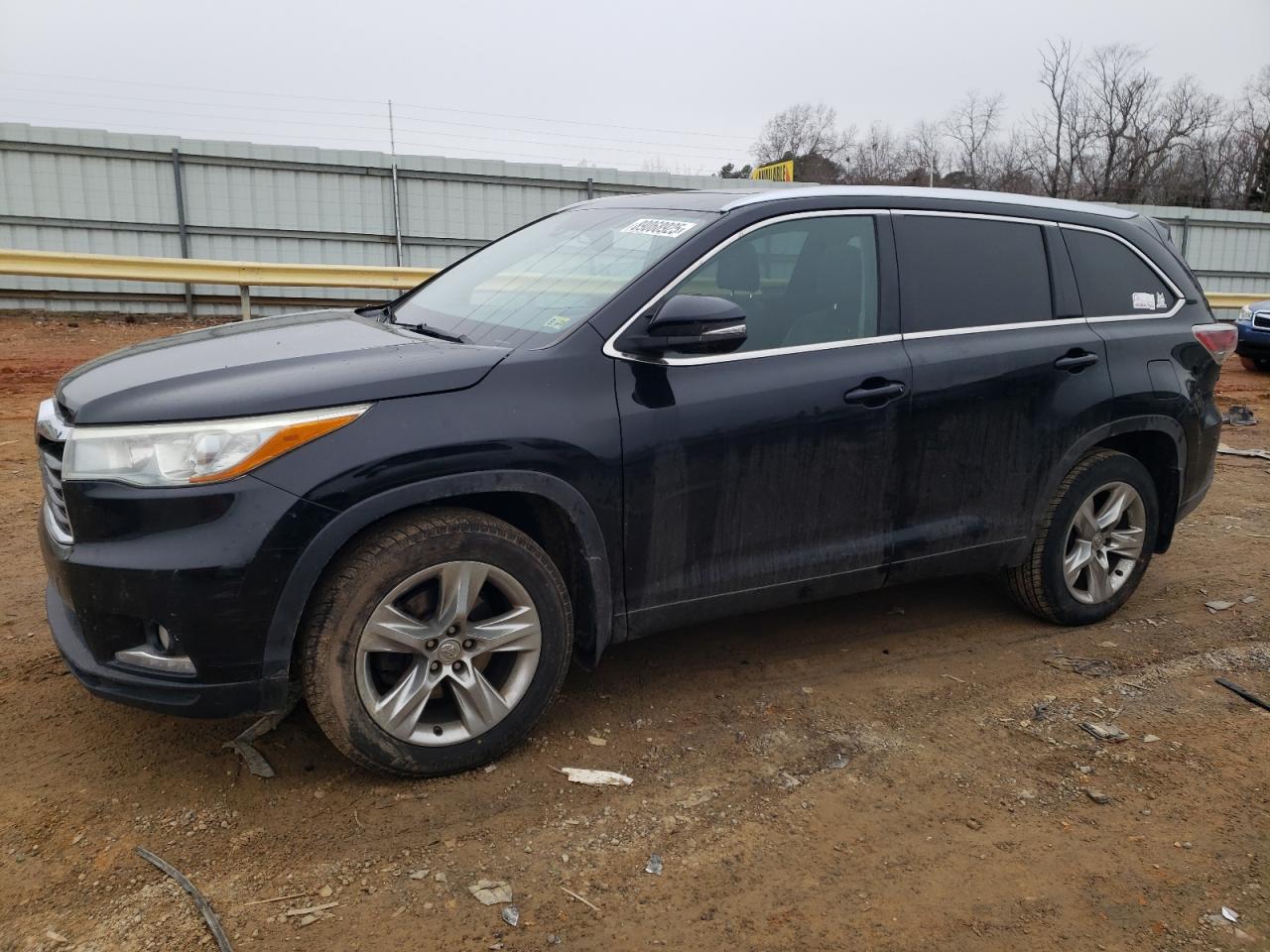2015 Toyota Highlander - Image 1