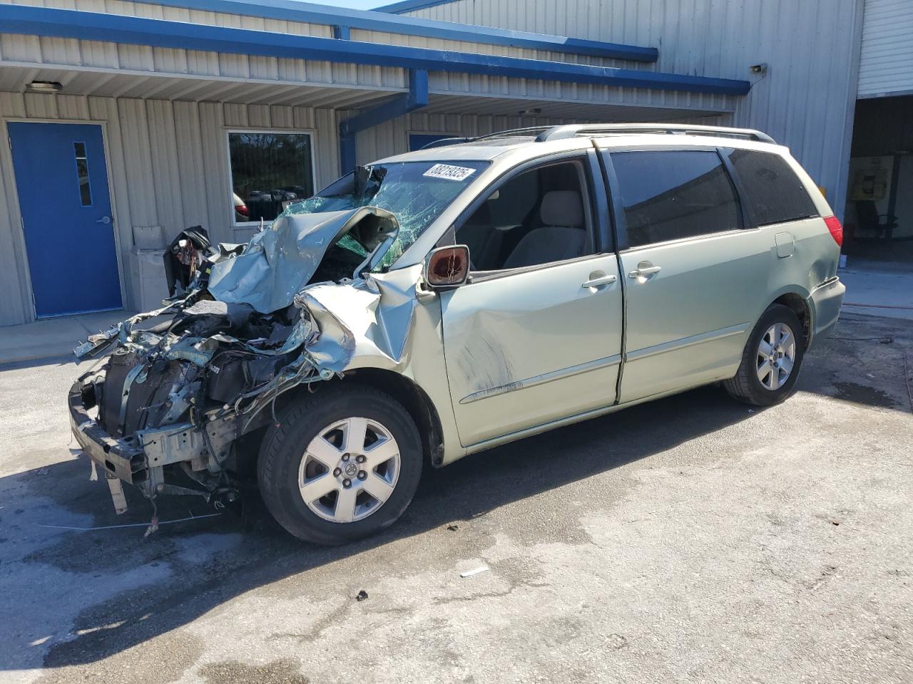 2006 Toyota Sienna - Image 1