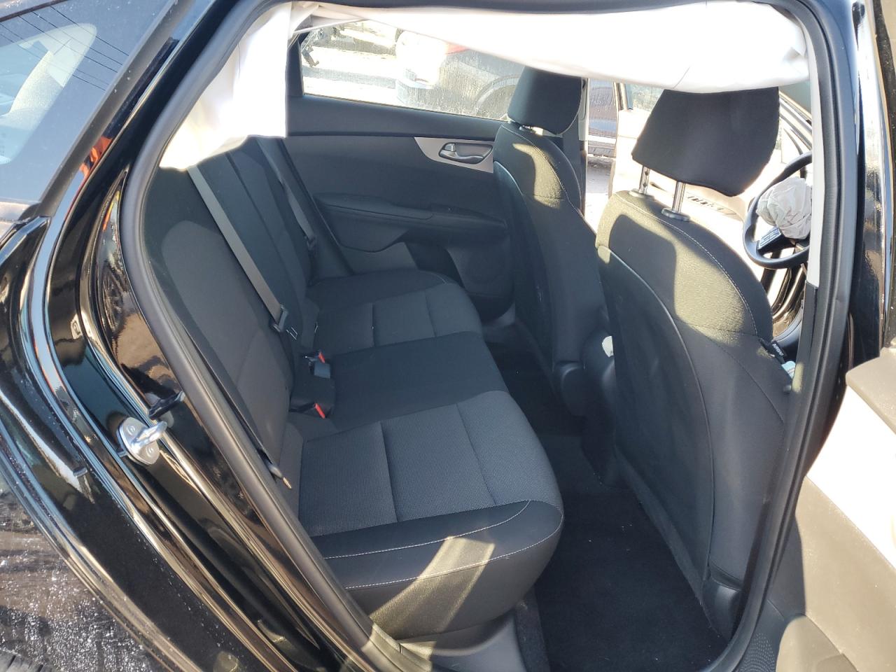 2024 Kia Forte - Image 10