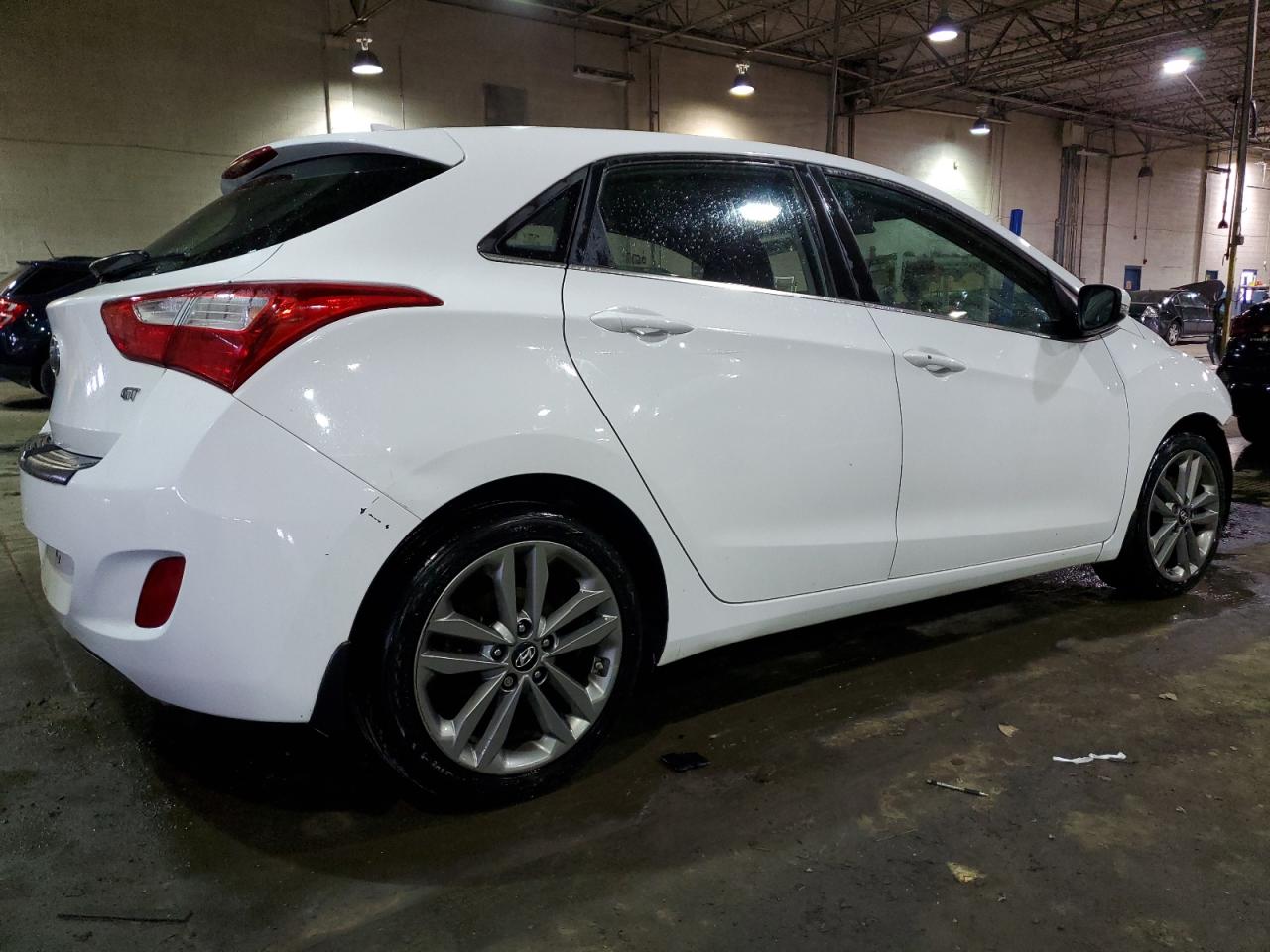 2016 Hyundai Elantra - Image 3