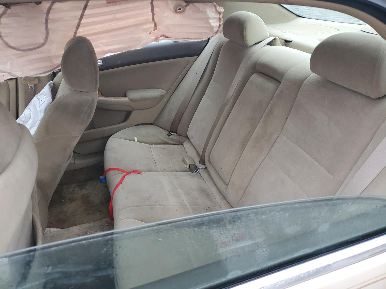 2005 Honda Accord - Image 11