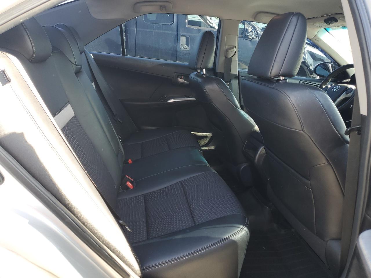 2014 Toyota Camry - Image 10