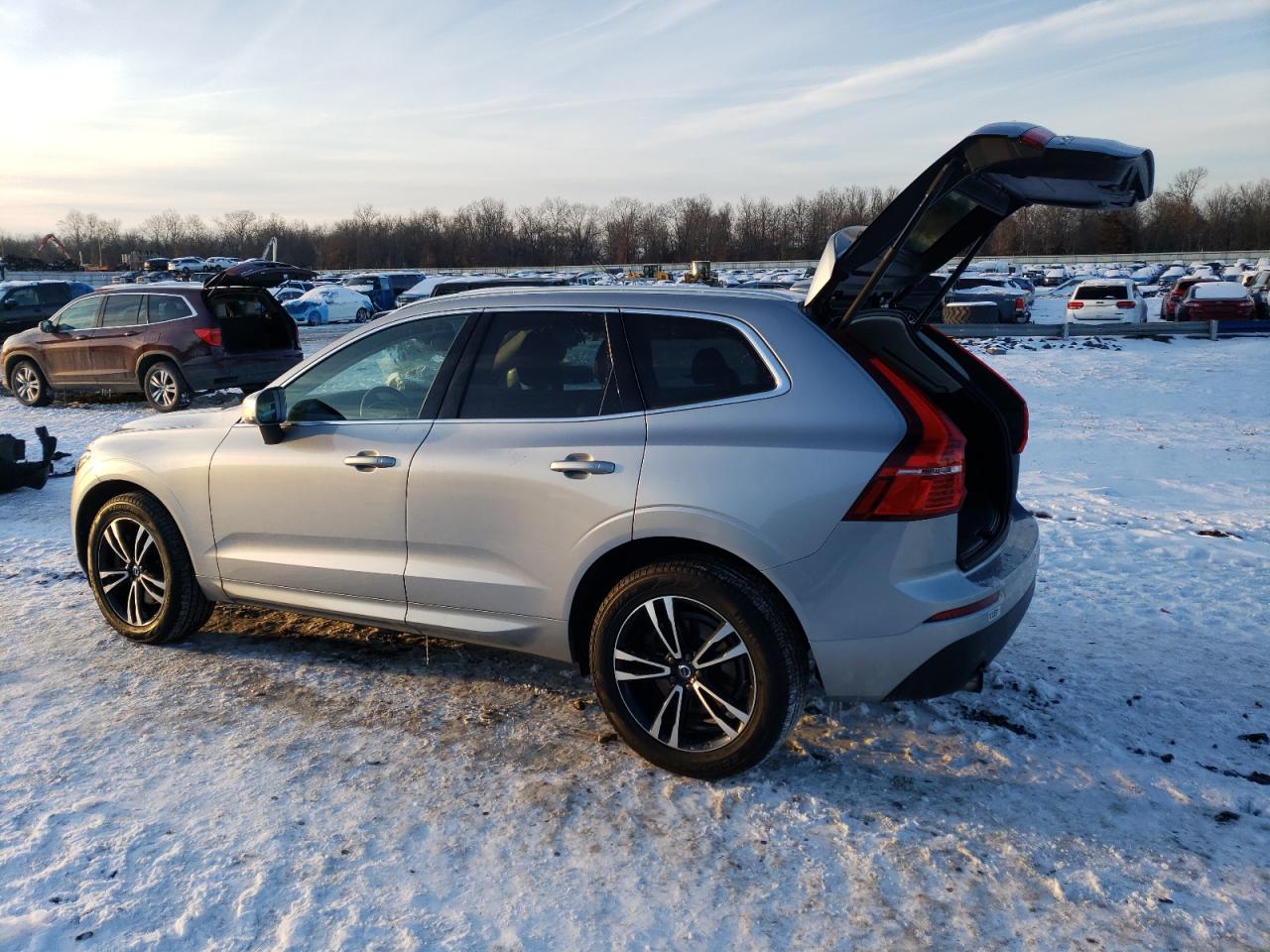 2018 Volvo XC60 - Image 2