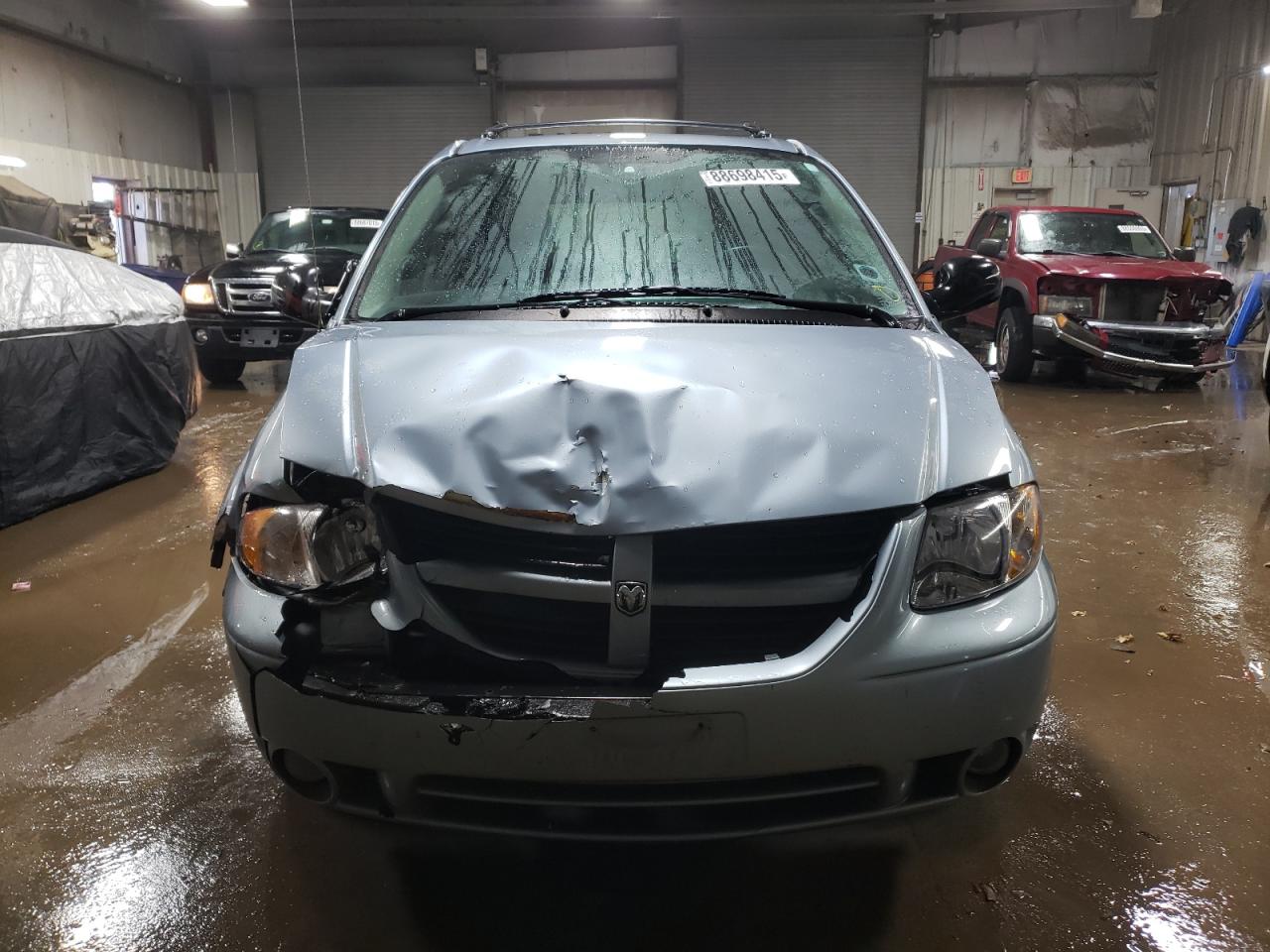 2005 Dodge Caravan - Image 5