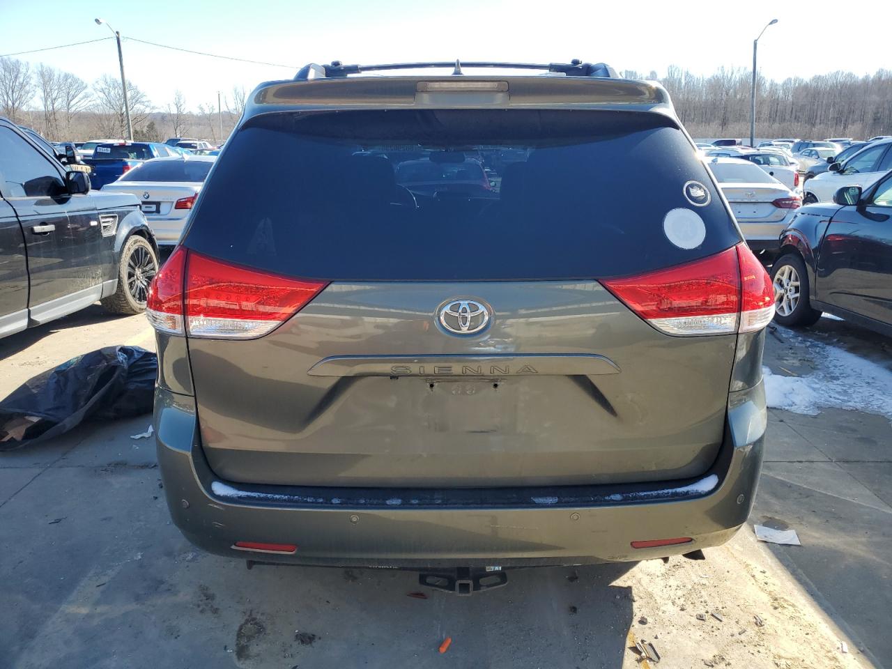 2011 Toyota Sienna - Image 6