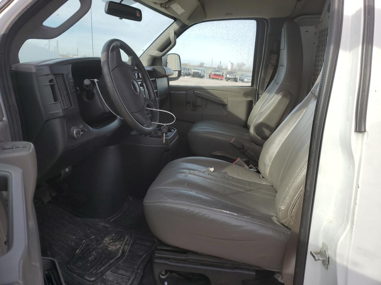 2018 GMC Savana - Image 7
