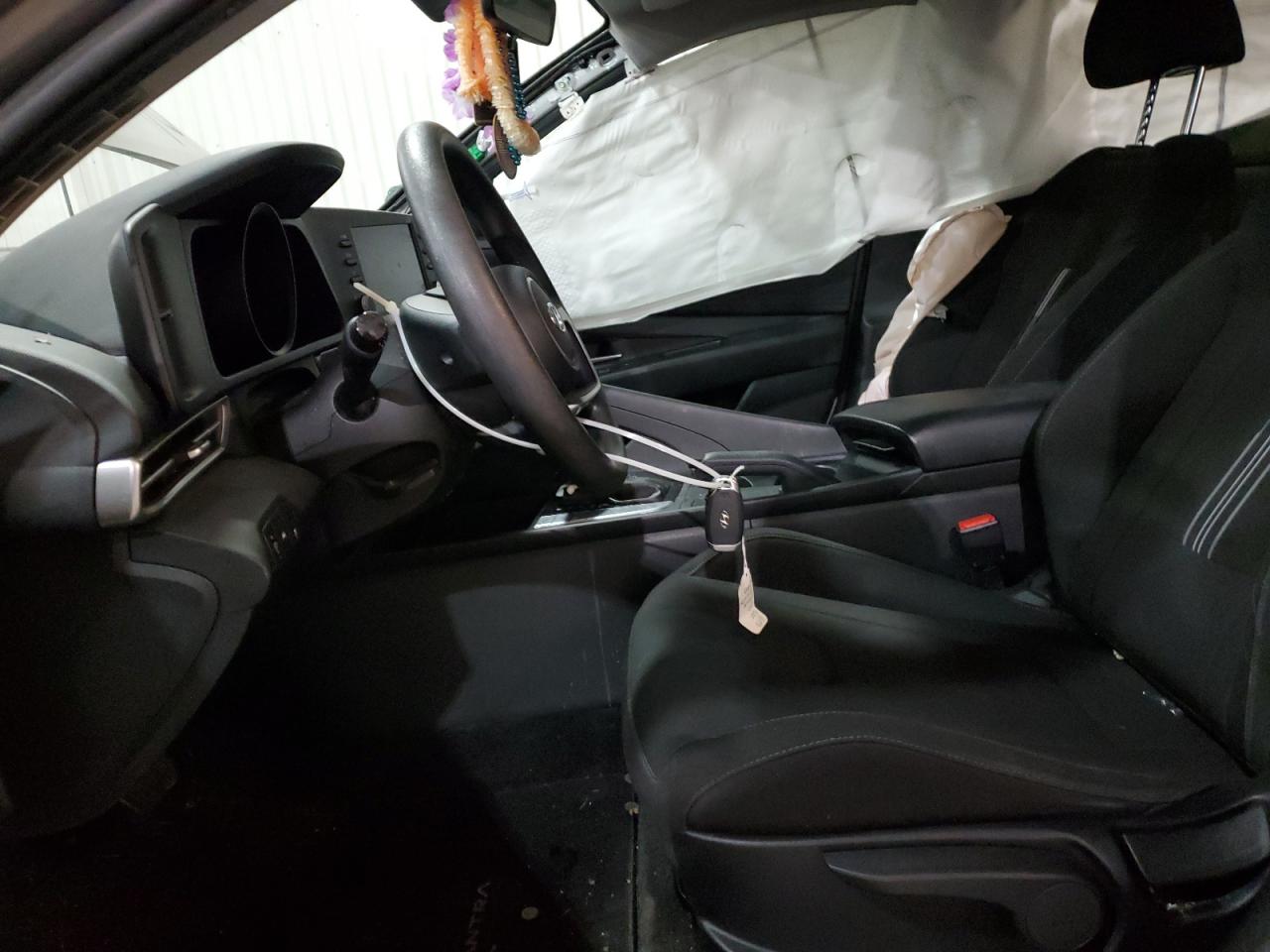 2021 Hyundai Elantra - Image 7