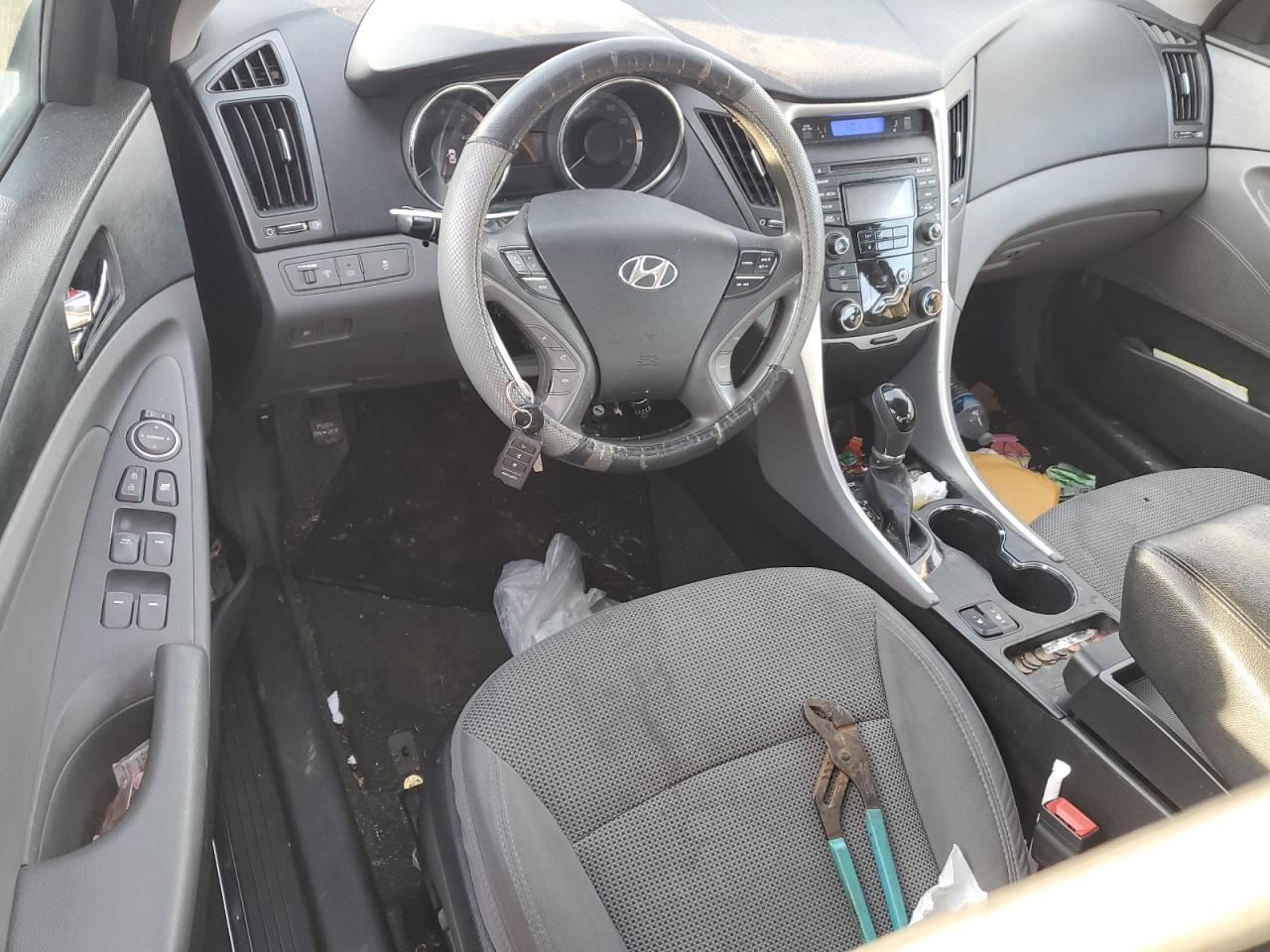2013 Hyundai Sonata - Image 8