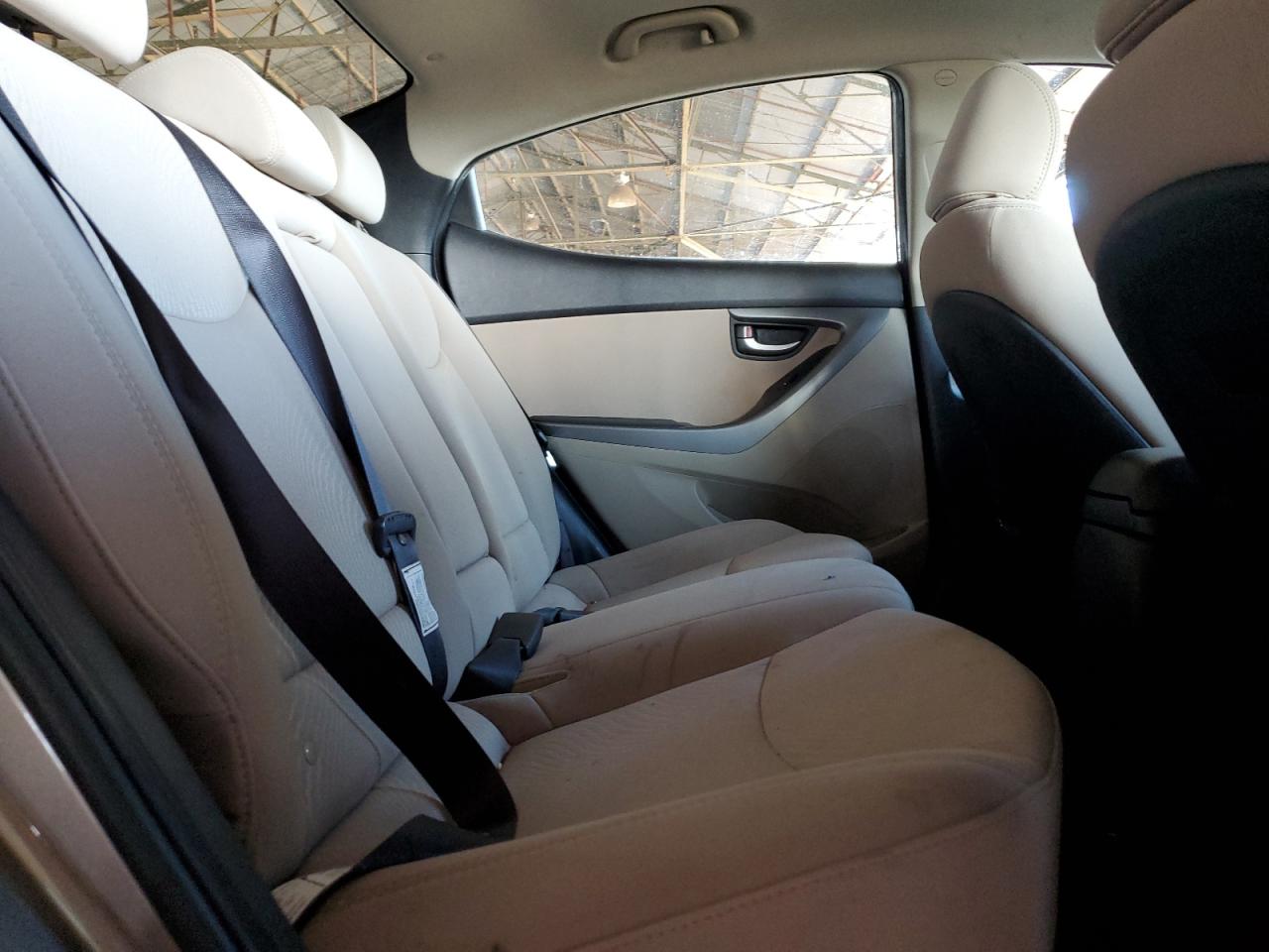 2014 Hyundai Elantra - Image 10