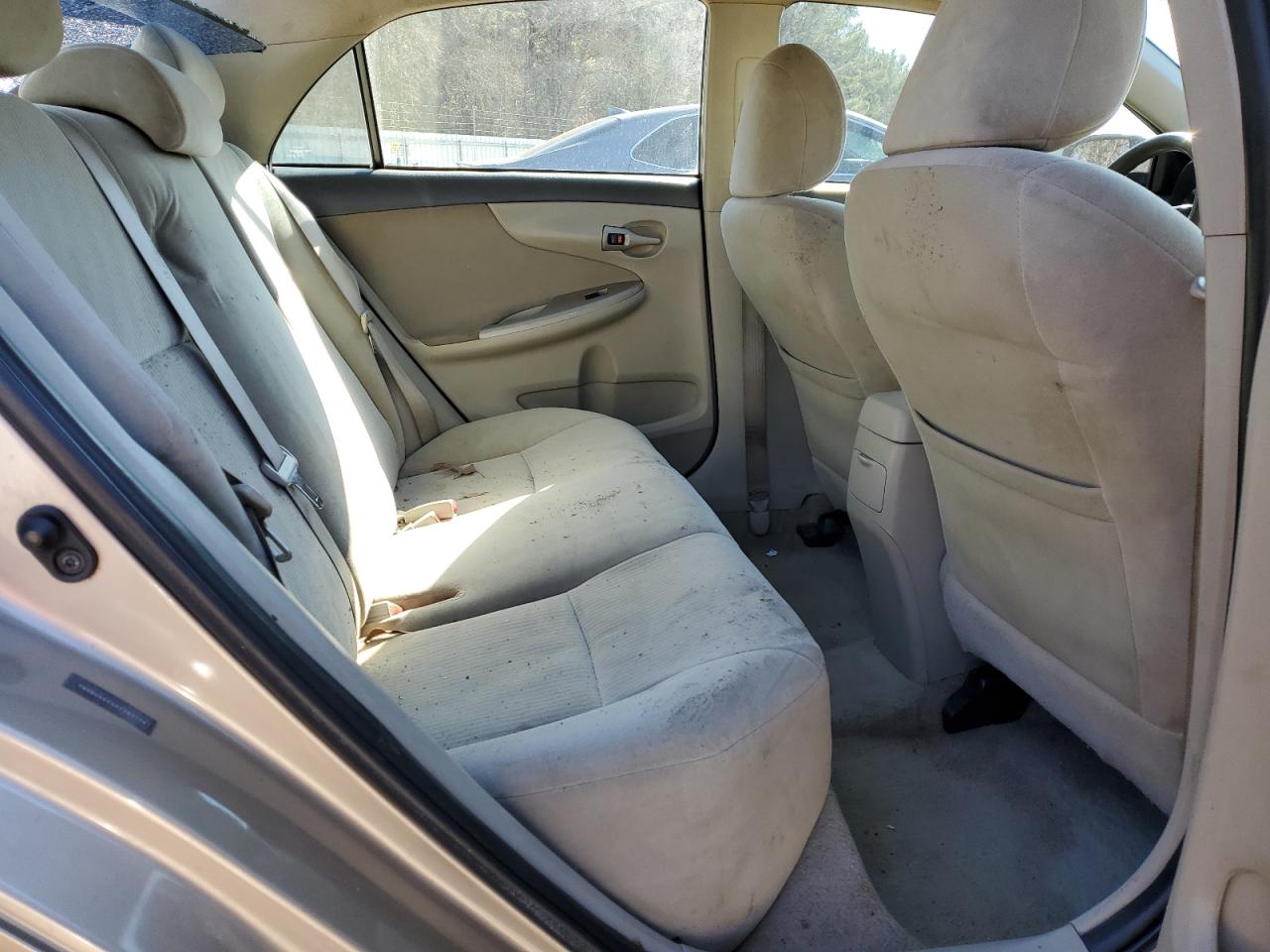 2010 Toyota Corolla - Image 11