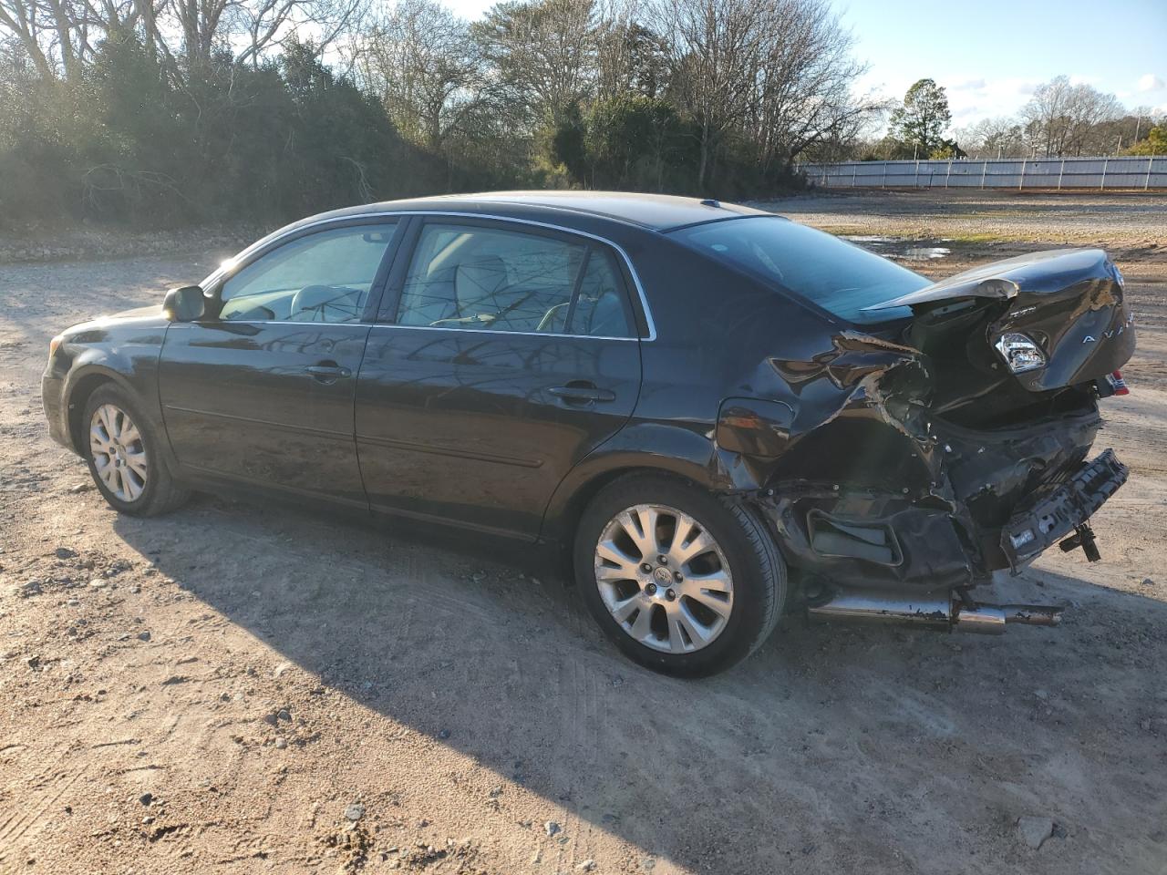 2009 Toyota Avalon - Image 2