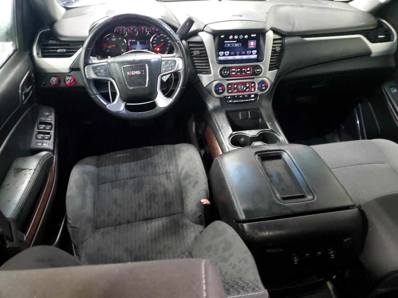 2016 GMC Yukon - Image 8