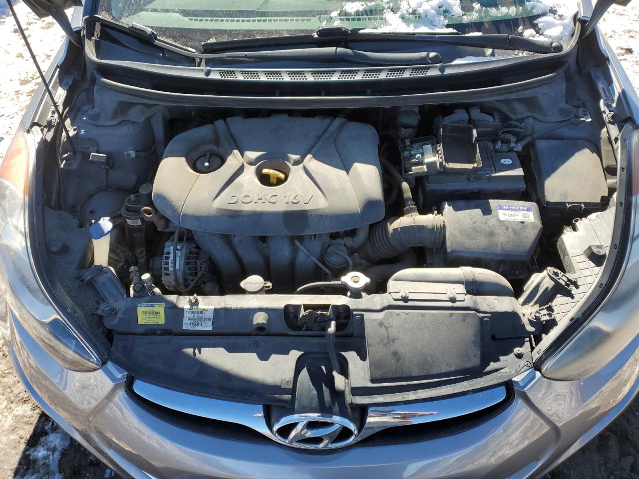 2012 Hyundai Elantra - Image 11