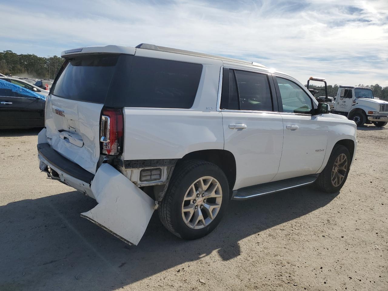 2015 GMC Yukon - Image 3