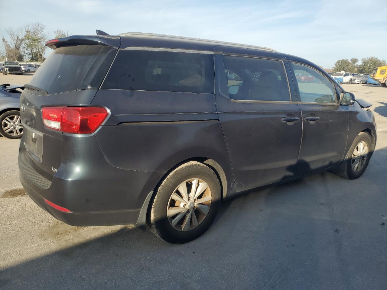 2016 Kia Sedona - Image 3