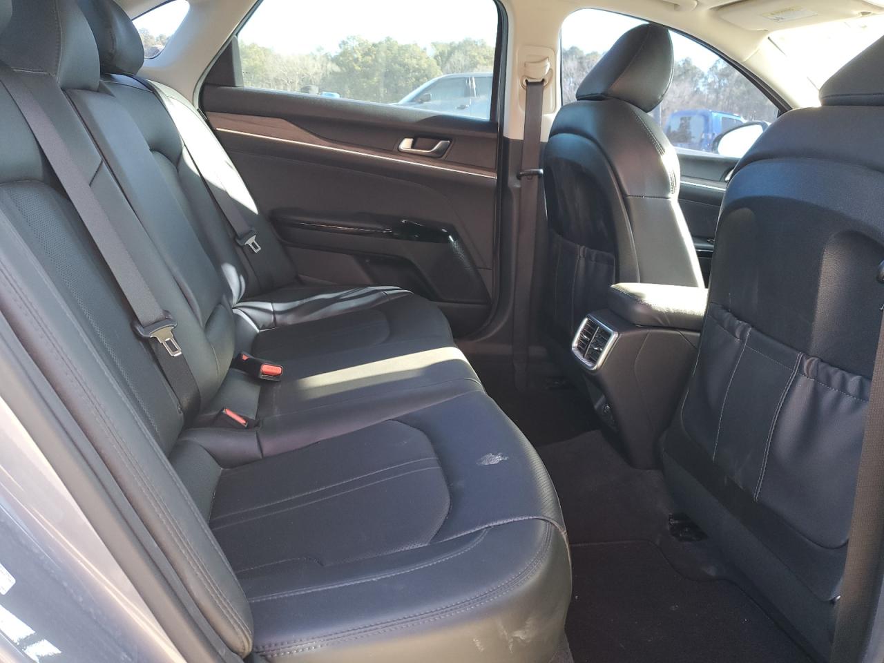 2023 Kia K5 - Image 10
