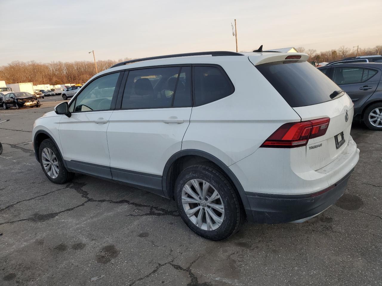2020 Volkswagen Tiguan - Image 2