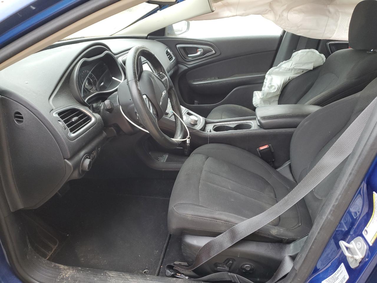2016 Chrysler 200 - Image 7