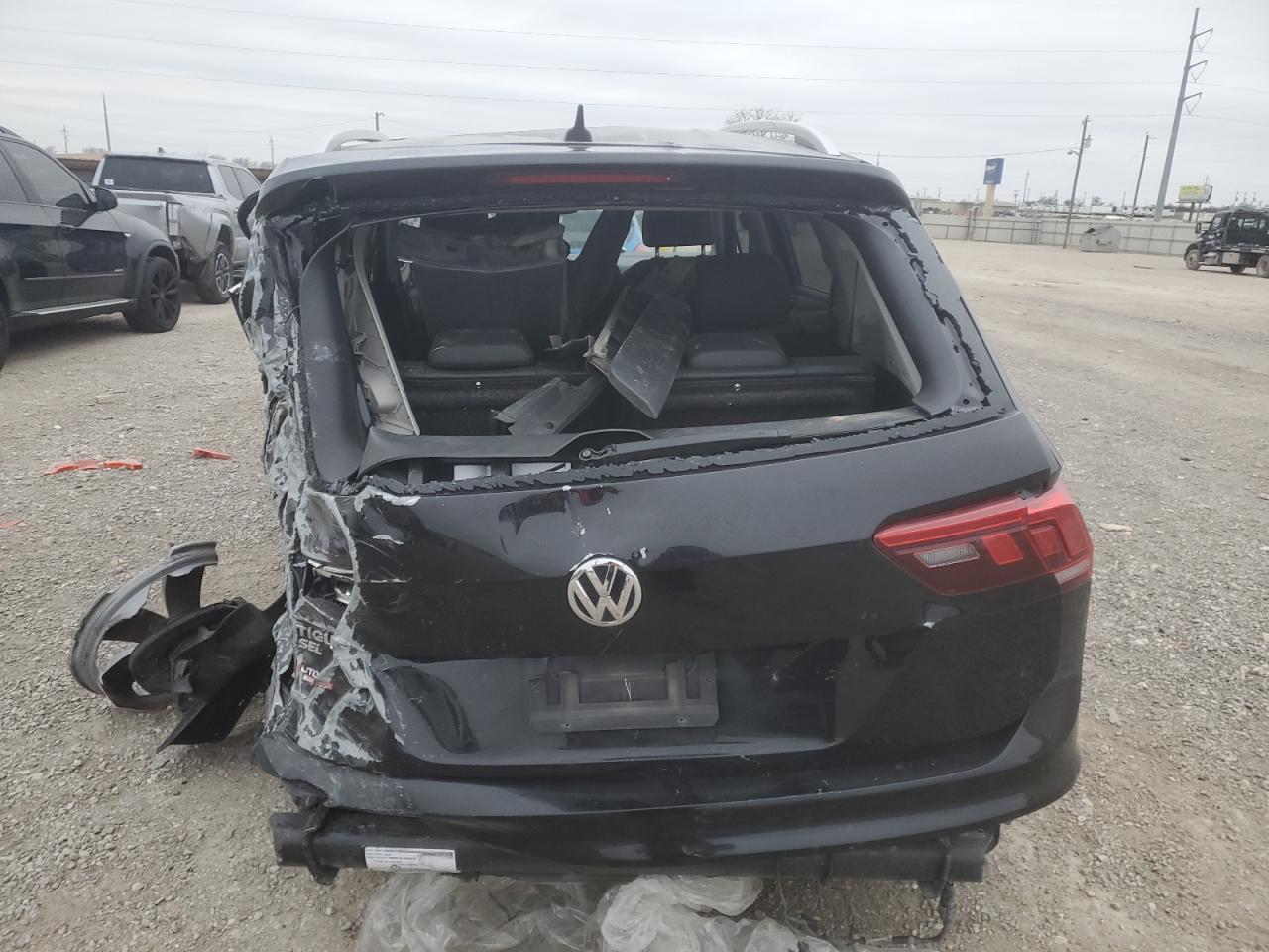 2020 Volkswagen Tiguan - Image 6