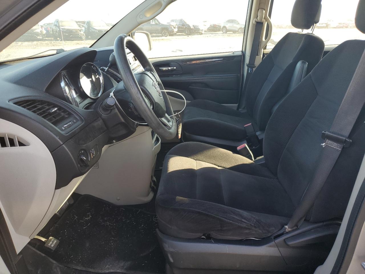 2014 Dodge Caravan - Image 7