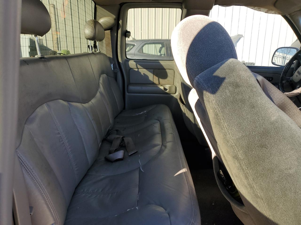 2002 GMC Sierra - Image 10