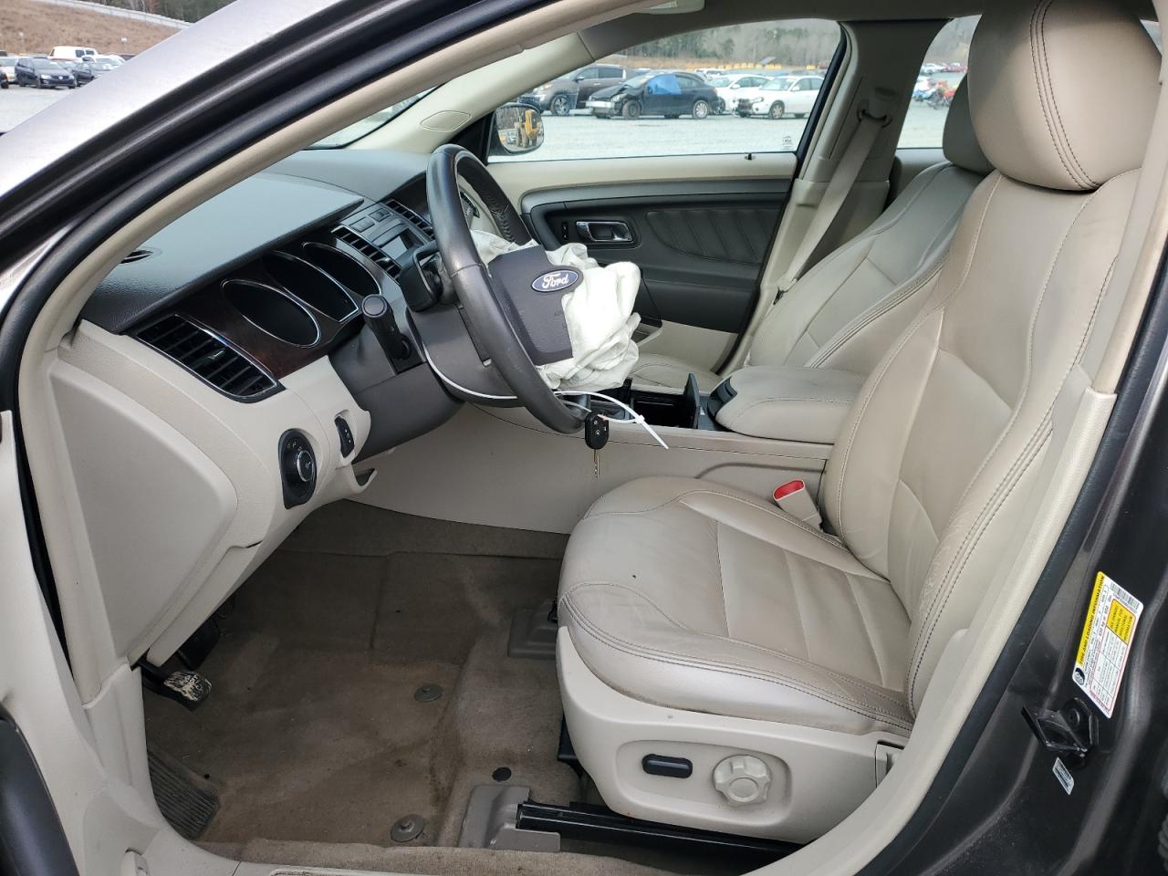 2011 Ford Taurus - Image 7