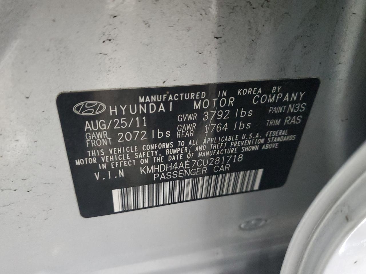 2012 Hyundai Elantra - Image 13