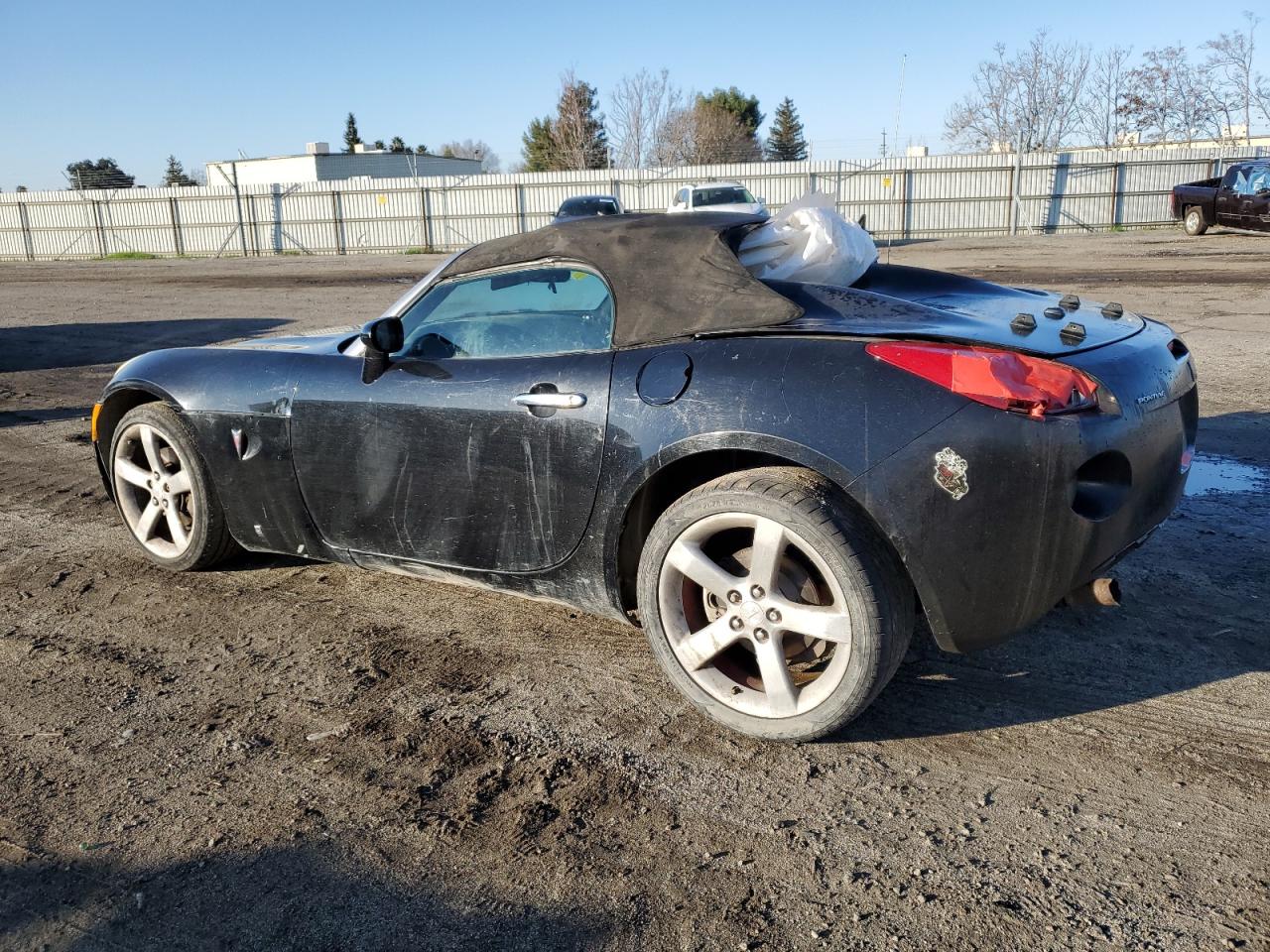 2006 Pontiac Solstice - Image 2
