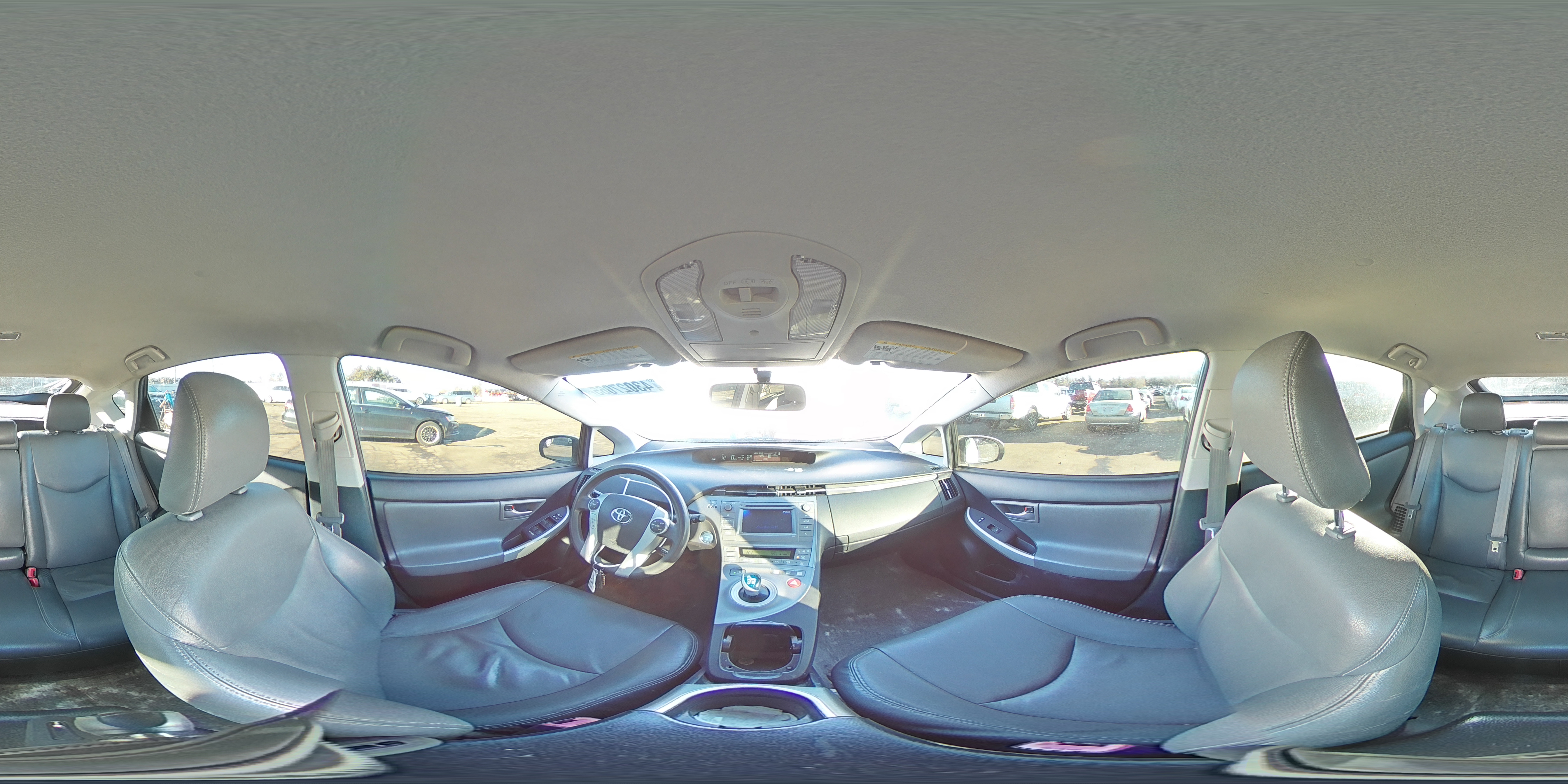 2013 Toyota Prius - Image 12