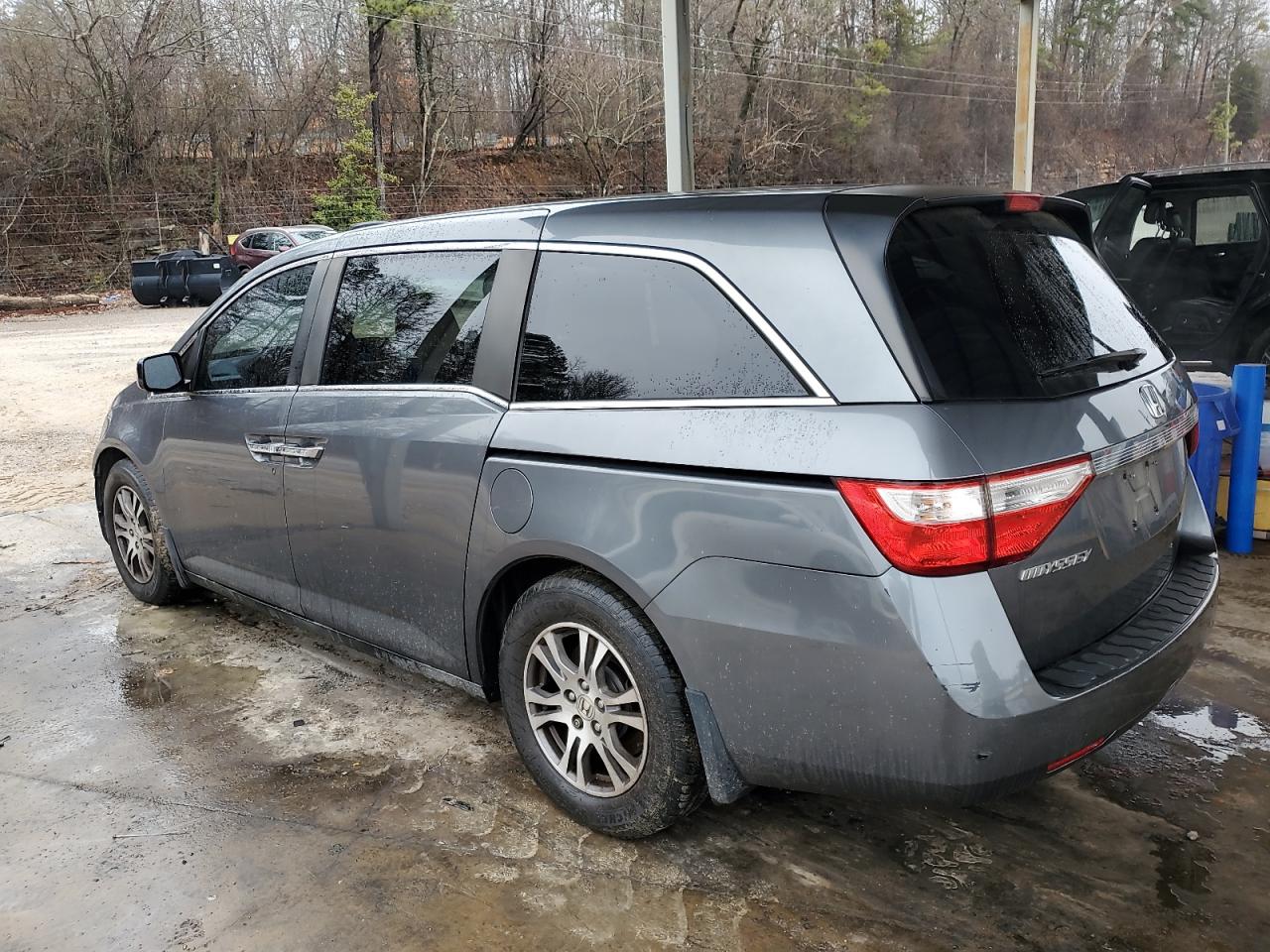 2011 Honda Odyssey - Image 2